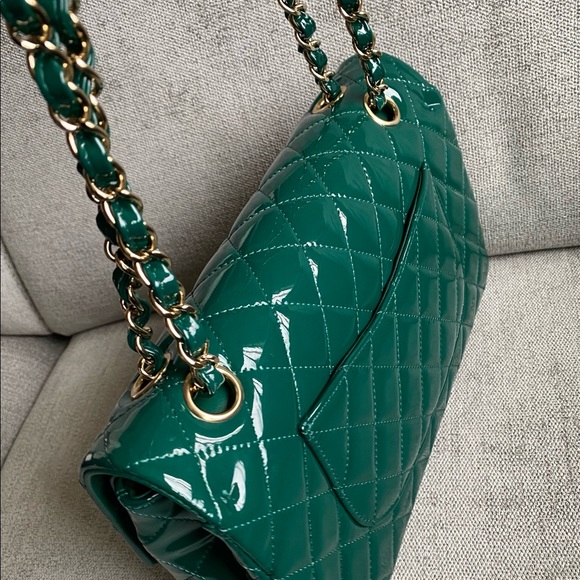 SOLD Chanel medium double flap in green patent leather gold hardware - Picture 5 of 12